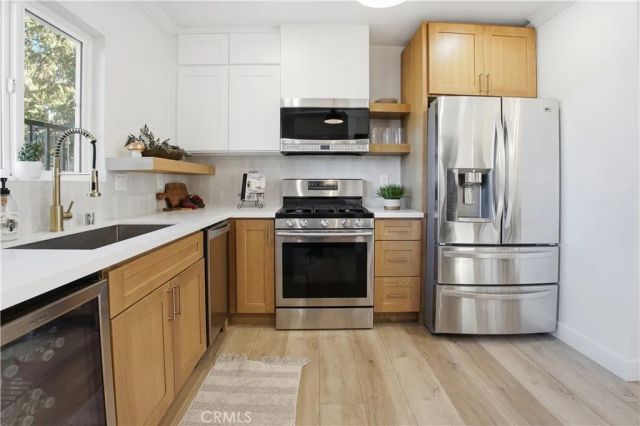 27981 Lakes Edge Road, Lake Arrowhead, CA 92352