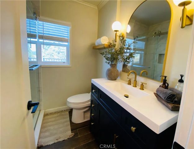 27981 Lakes Edge Road, Lake Arrowhead, CA 92352