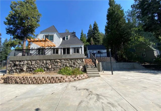 27981 Lakes Edge Road, Lake Arrowhead, CA 92352