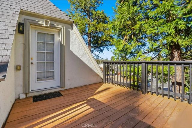 27981 Lakes Edge Road, Lake Arrowhead, CA 92352