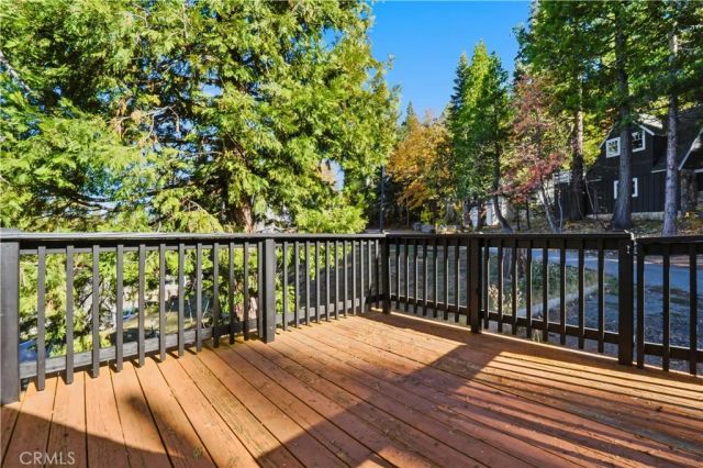 27981 Lakes Edge Road, Lake Arrowhead, CA 92352