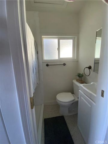 27981 Lakes Edge Road, Lake Arrowhead, CA 92352
