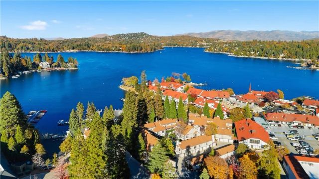 27981 Lakes Edge Road, Lake Arrowhead, CA 92352