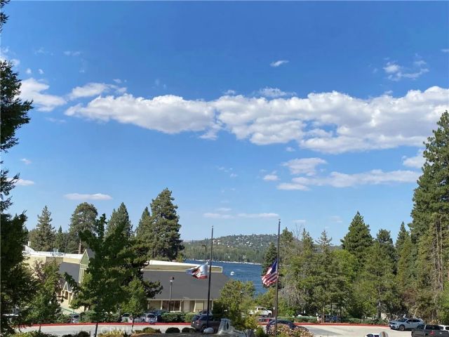 27981 Lakes Edge Road, Lake Arrowhead, CA 92352
