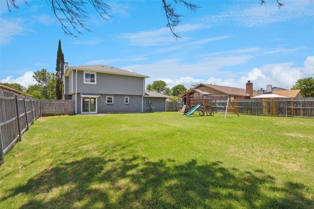 6569 Westridge Drive, Watauga, TX 76148