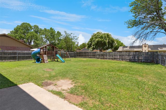 6569 Westridge Drive, Watauga, TX 76148