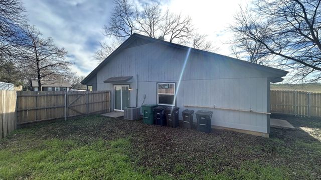 6038 Calloway Court, Fort Worth, TX 76114