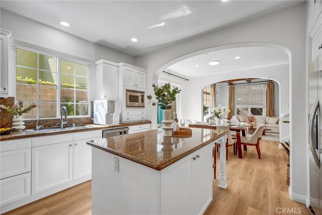 22 Arborside, Irvine, CA 92603