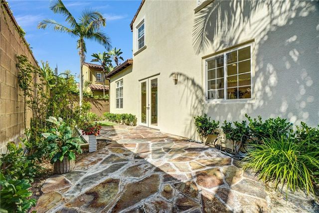 22 Arborside, Irvine, CA 92603