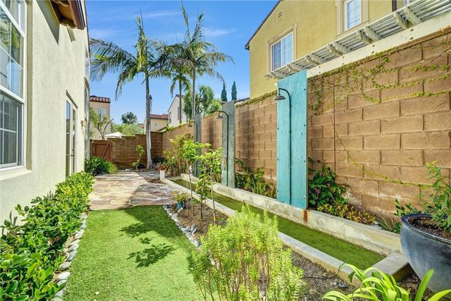 22 Arborside, Irvine, CA 92603