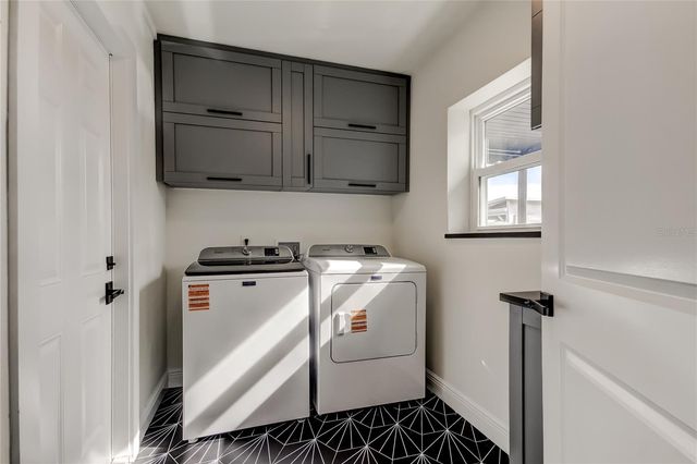 8722 ELMWOOD LANE, Tampa, FL 33615