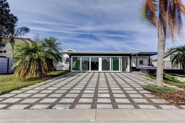 8722 ELMWOOD LANE, Tampa, FL 33615