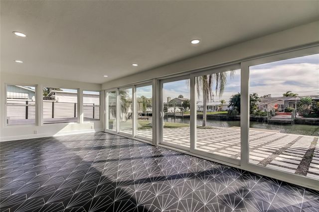 8722 ELMWOOD LANE, Tampa, FL 33615