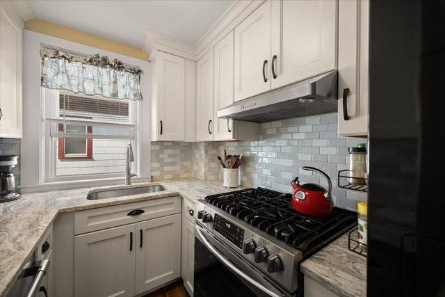 287 Wood St, New Bedford, MA 02745