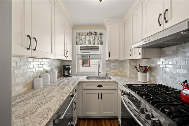287 Wood St, New Bedford, MA 02745