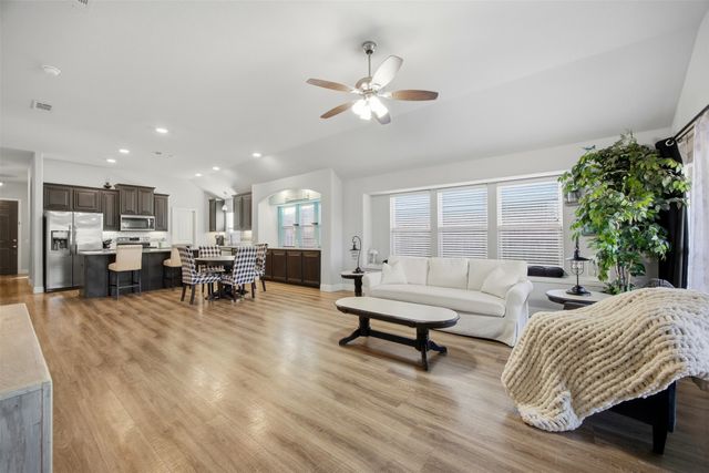 402 Shirley Drive, Alvarado, TX 76009