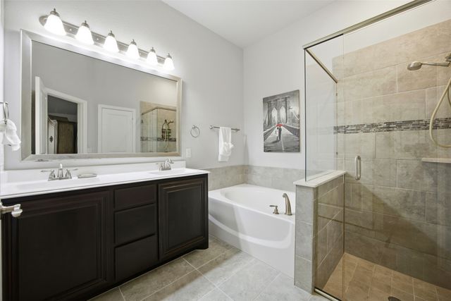 402 Shirley Drive, Alvarado, TX 76009