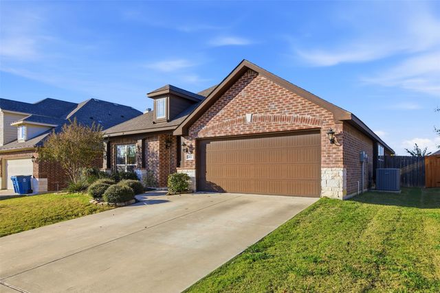 402 Shirley Drive, Alvarado, TX 76009