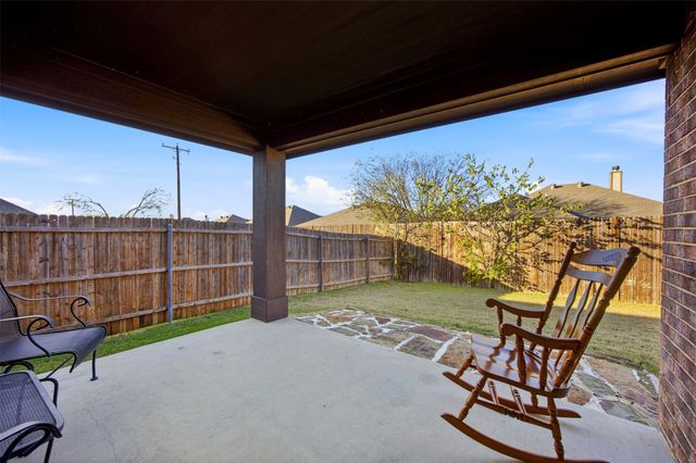 402 Shirley Drive, Alvarado, TX 76009