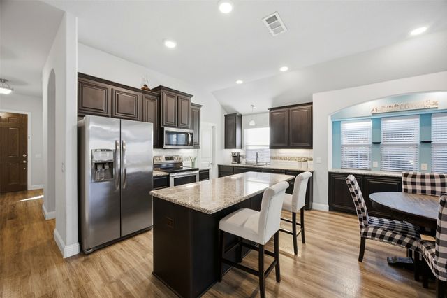 402 Shirley Drive, Alvarado, TX 76009