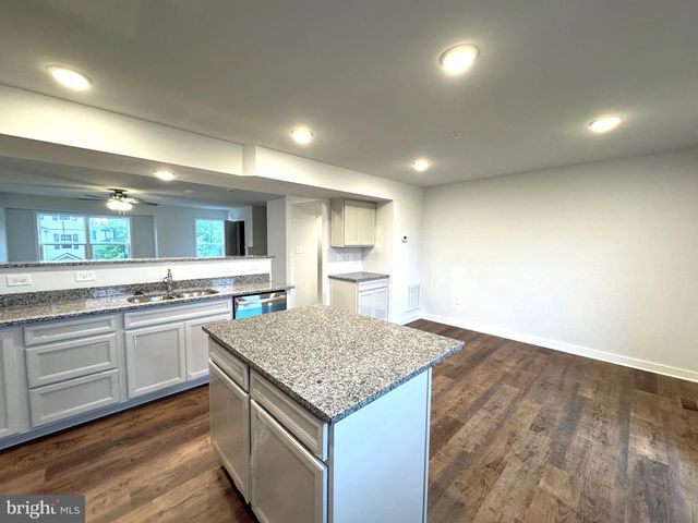 136 OLGA DR, Martinsburg, WV 25403