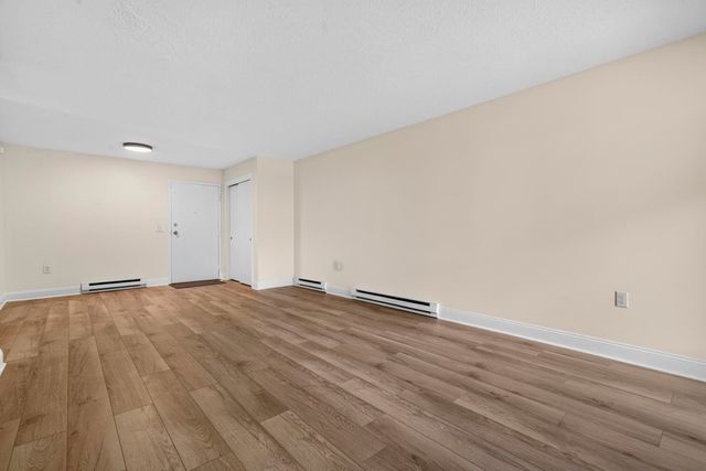 108 Eastern Ave Apt 201, Manchester, NH 03104