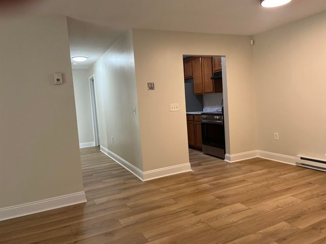108 Eastern Ave Apt 201, Manchester, NH 03104