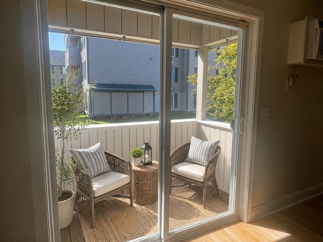 108 Eastern Ave Apt 201, Manchester, NH 03104