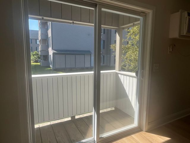 108 Eastern Ave Apt 201, Manchester, NH 03104