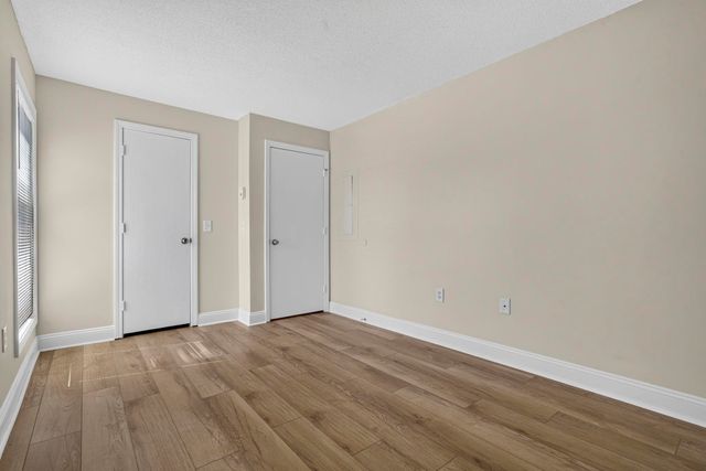 108 Eastern Ave Apt 201, Manchester, NH 03104