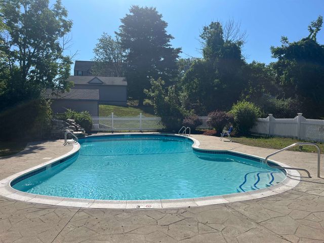 108 Eastern Ave Apt 201, Manchester, NH 03104