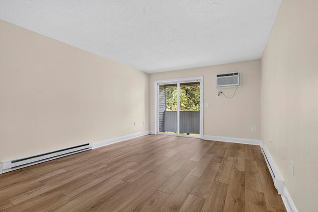 108 Eastern Ave Apt 201, Manchester, NH 03104