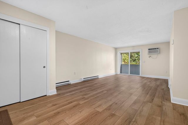 108 Eastern Ave Apt 201, Manchester, NH 03104