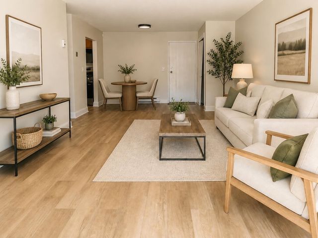 108 Eastern Ave Apt 201, Manchester, NH 03104