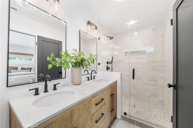 13712 Sanderstead Road, North Tustin, CA 92705