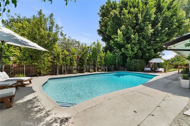 13712 Sanderstead Road, North Tustin, CA 92705