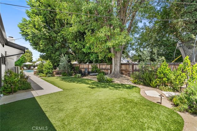 13712 Sanderstead Road, North Tustin, CA 92705
