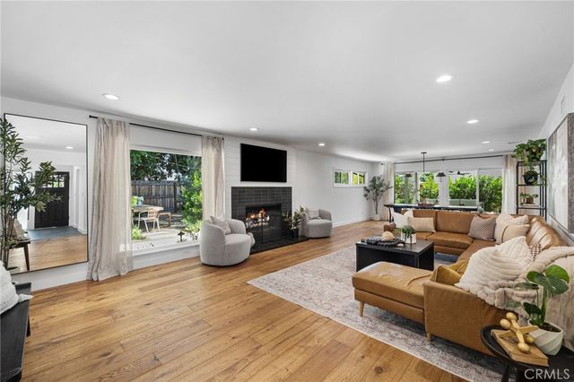13712 Sanderstead Road, North Tustin, CA 92705