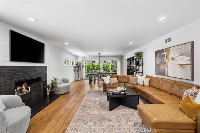 13712 Sanderstead Road, North Tustin, CA 92705