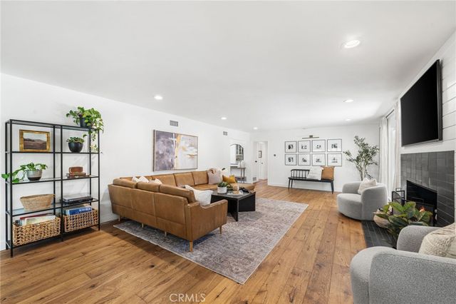 13712 Sanderstead Road, North Tustin, CA 92705