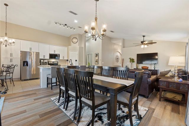 140 OLD BRIDGE CIRCLE, Davenport, FL 33897