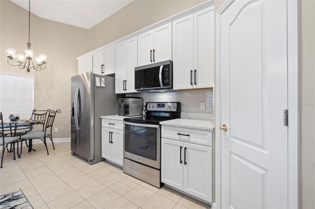 140 OLD BRIDGE CIRCLE, Davenport, FL 33897