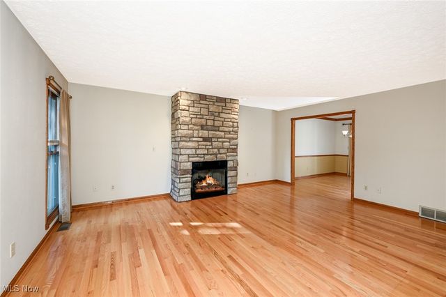 3840 Deer Lake Drive, Medina, OH 44256