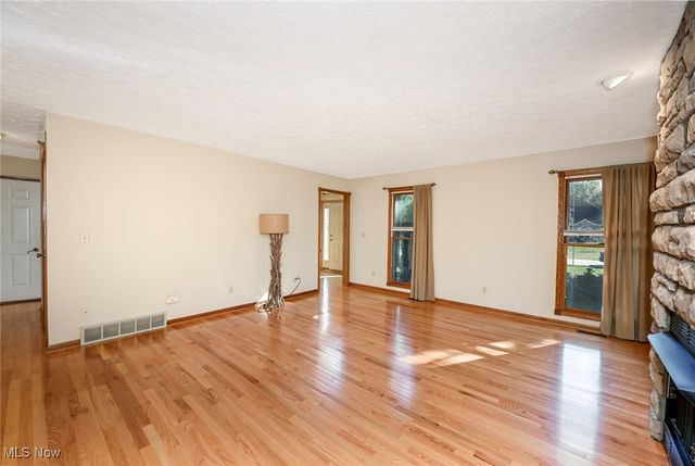 3840 Deer Lake Drive, Medina, OH 44256