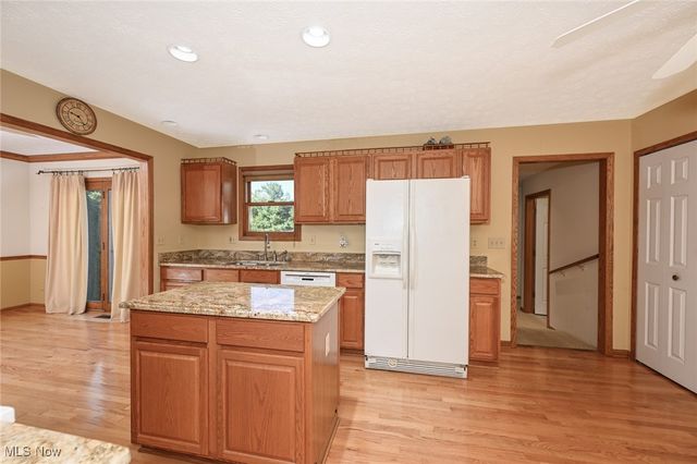 3840 Deer Lake Drive, Medina, OH 44256