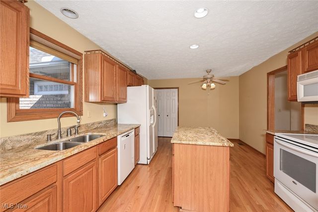 3840 Deer Lake Drive, Medina, OH 44256