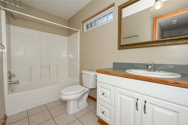 3840 Deer Lake Drive, Medina, OH 44256