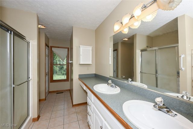 3840 Deer Lake Drive, Medina, OH 44256