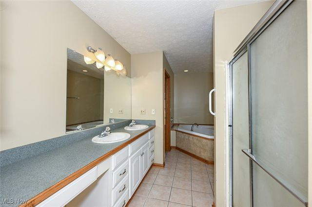 3840 Deer Lake Drive, Medina, OH 44256