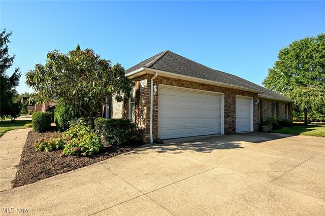 3840 Deer Lake Drive, Medina, OH 44256